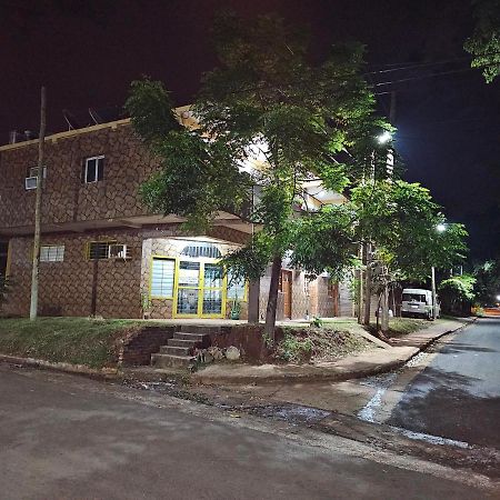 Departamentos Chow Chow Daire Posadas Dış mekan fotoğraf